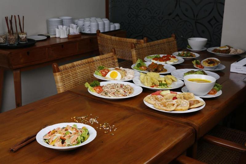 Seminyak Lagoon All Suites Hotel - Restoran