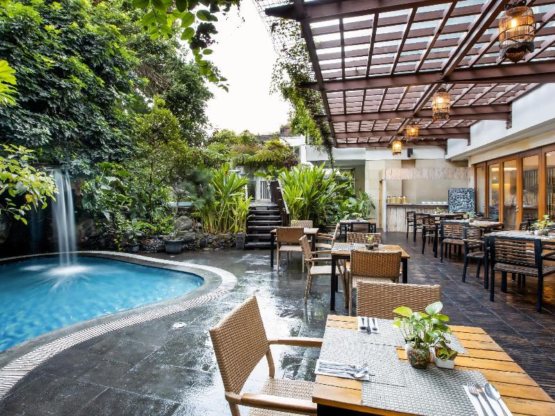 Jambuluwuk Malioboro Hotel Yogyakarta - Havuz