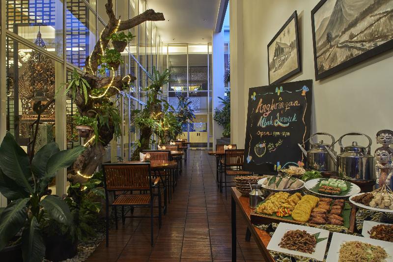 Jambuluwuk Malioboro Hotel Yogyakarta - Restoran