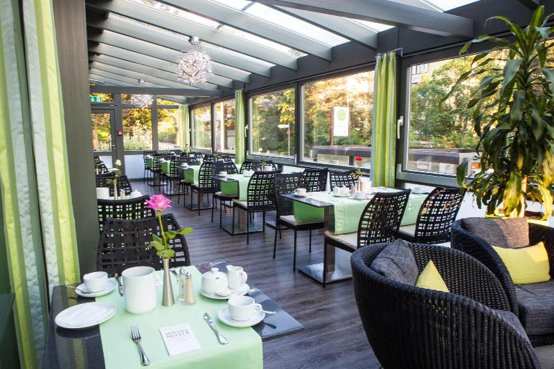 Novina Tillypark Hotel - Restoran