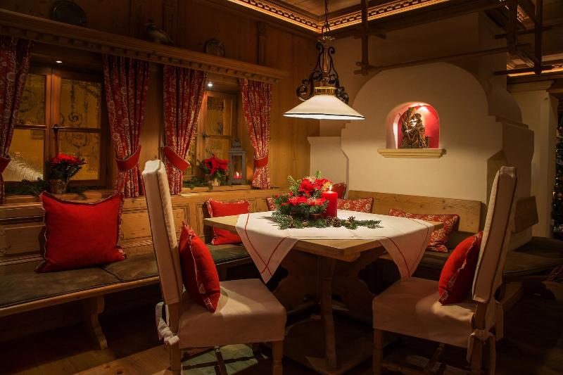 Hotel Salzburgerhof - Lobi