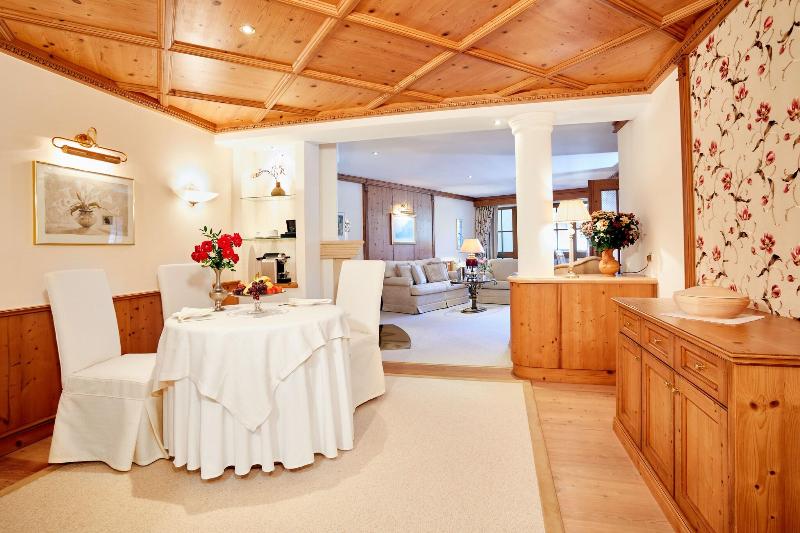 Hotel Salzburgerhof - Oda