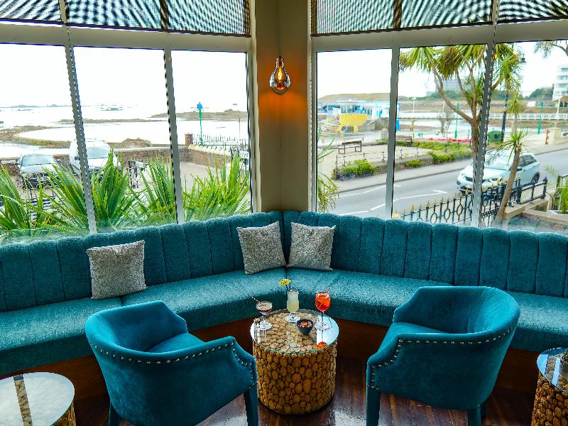 Ommaroo Hotel - Bar