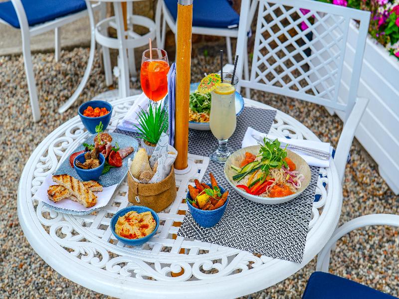 Ommaroo Hotel - Teras