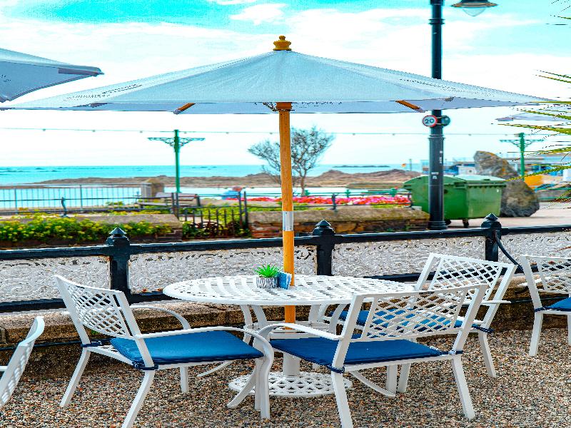 Ommaroo Hotel - Teras