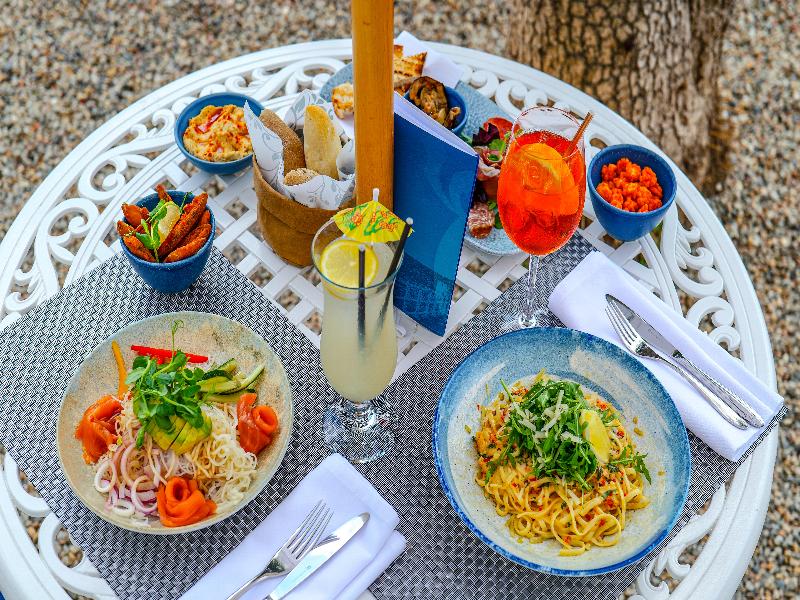 Ommaroo Hotel - Teras