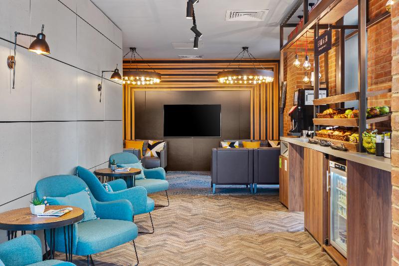 Roomzzz Newcastle City - Lobi