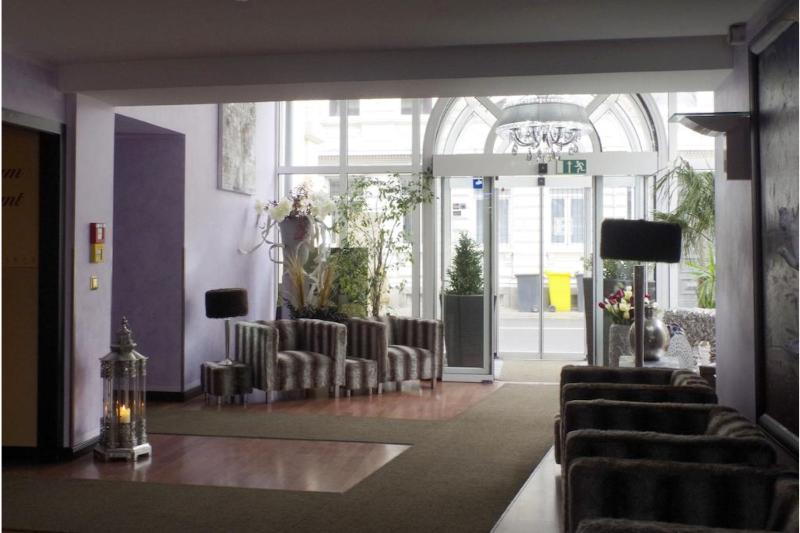 Hotel Merseburger Hof - Lobi