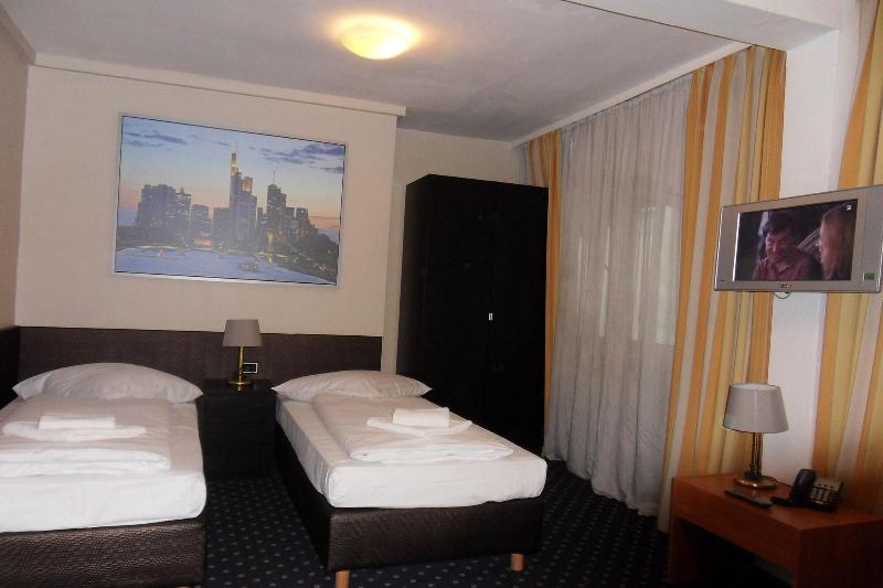 Carlton Hotel - Oda