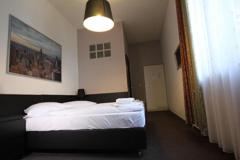Carlton Hotel - Oda