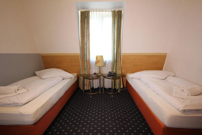 Carlton Hotel - Oda