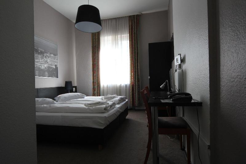 Carlton Hotel - Oda