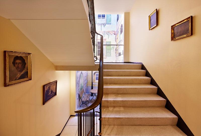 Hotel Adler Zuerich - Lobi