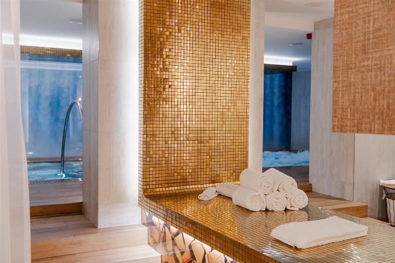 Mamaison Hotel Chain Bridge Budapest - Havuz