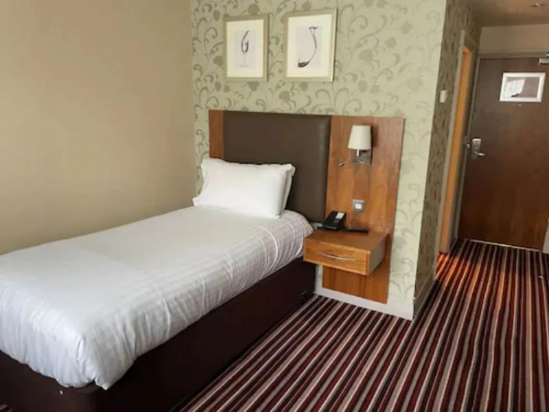 Gloucester Robinswood Hotel By Sunday - Oda