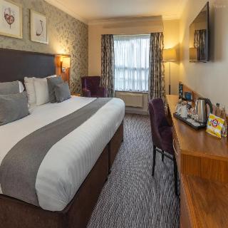 Gloucester Robinswood Hotel By Sunday fotoÄŸrafÄ±