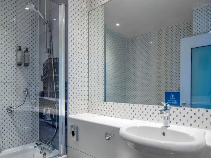 Gloucester Robinswood Hotel By Sunday - Oda