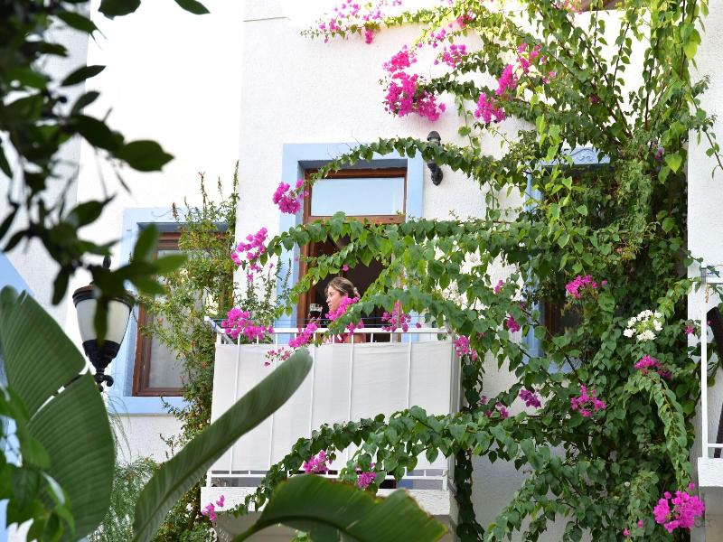 Manuela Hotel - Genel