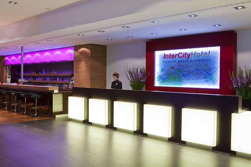 IntercityHotel Berlin Hauptbahnhof - Lobi