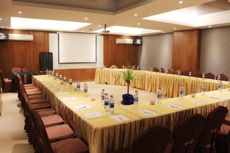 Hotel Polonia Medan Managed by Topotels - Genel