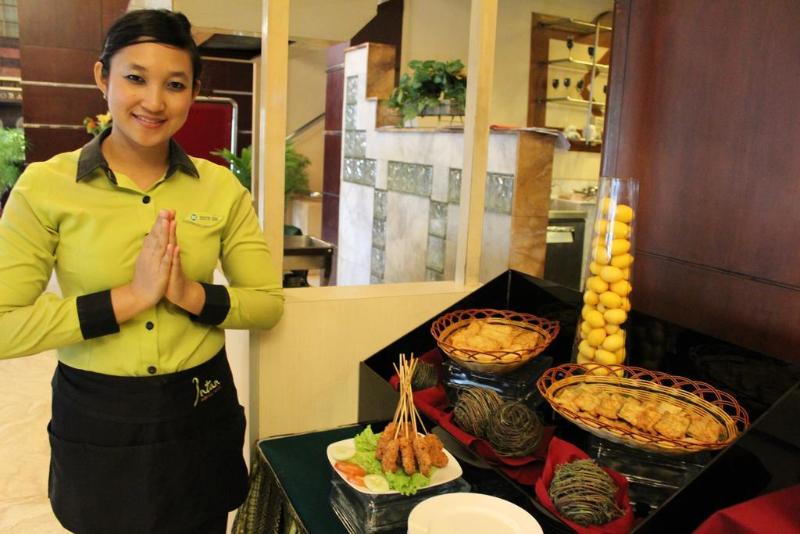 Hotel Polonia Medan Managed by Topotels - Genel