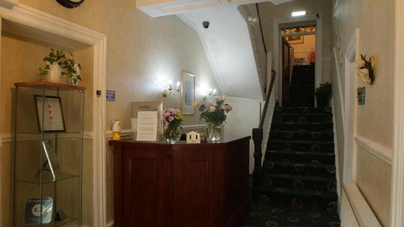 The Broadway Hotel - Lobi