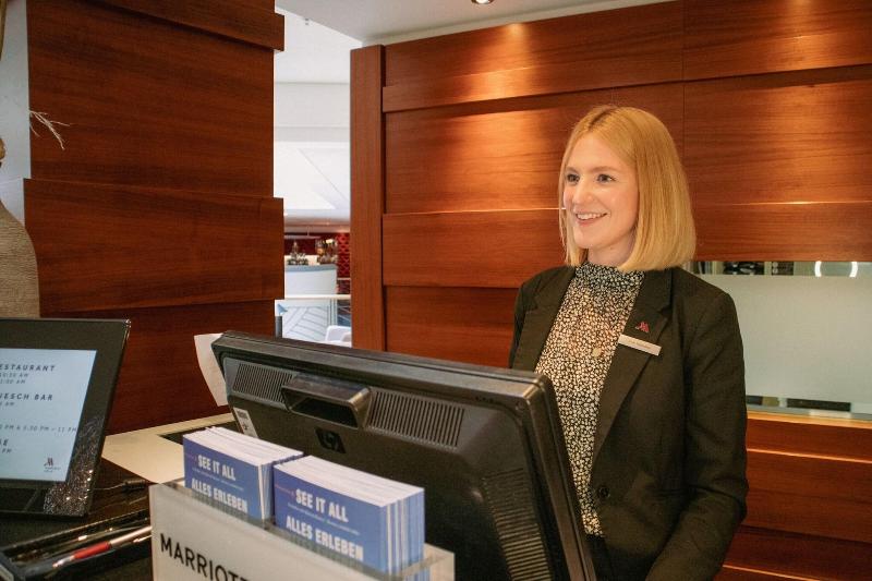 Marriott Hotel Cologne - Lobi