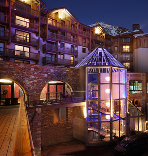 Hotel Koh-I Nor by Les Etincelles