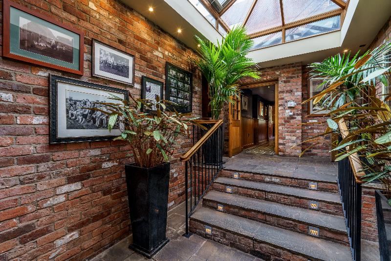 The Bears Paw Inn - Lobi