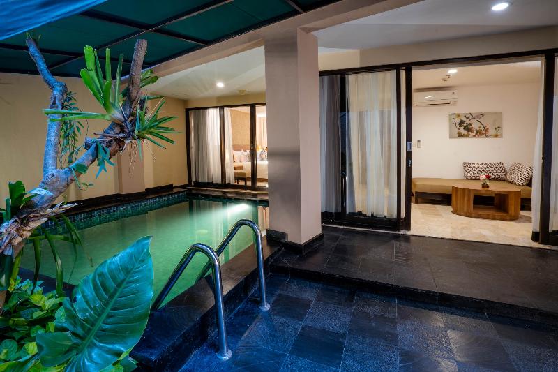 Cross Vibe Paasha Atelier Bali Kuta - Oda