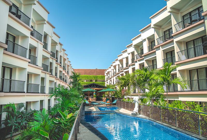 Cross Vibe Paasha Atelier Bali Kuta - Havuz