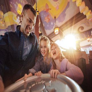 Disney Newport Bay Club + Bilet