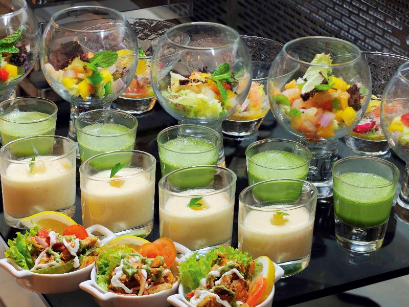 Movenpick Hotel Jumeirah Lakes Towers - Restoran