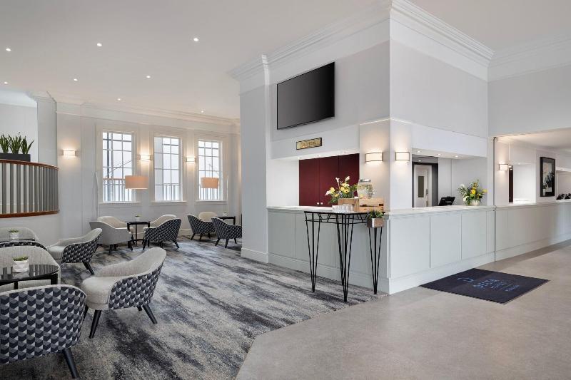 Marriott Hotel Heathrow Windsor - Lobi