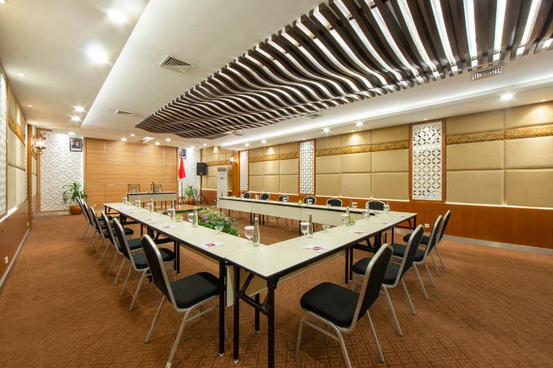 Grand Inna Tunjungan Hotel - Toplantı