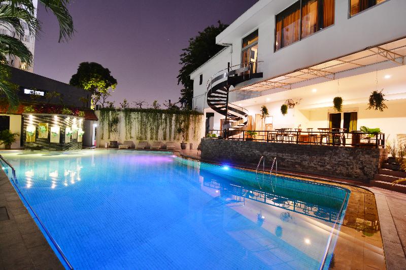 Grand Inna Tunjungan Hotel - Havuz