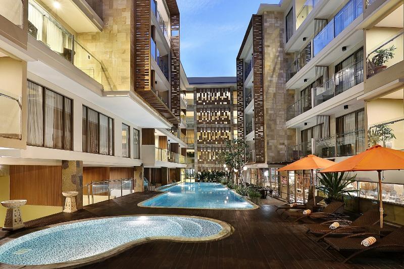 Harper Kuta Hotel by ASTON - Havuz