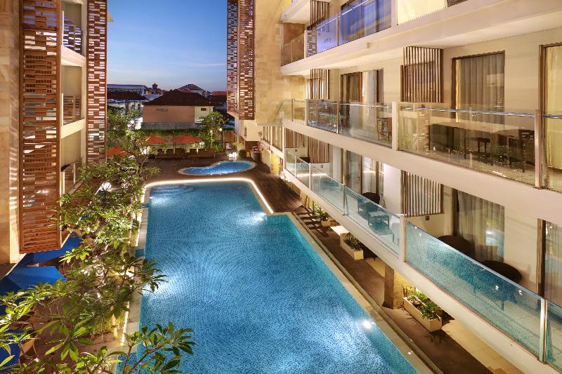 Harper Kuta Hotel by ASTON - Havuz