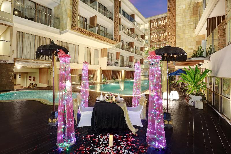 Harper Kuta Hotel by ASTON - Havuz