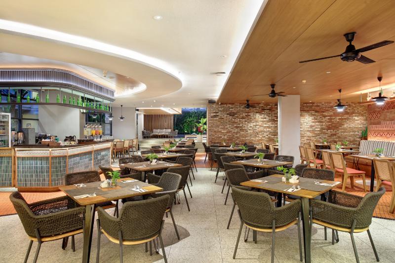 Harper Kuta Hotel by ASTON - Restoran