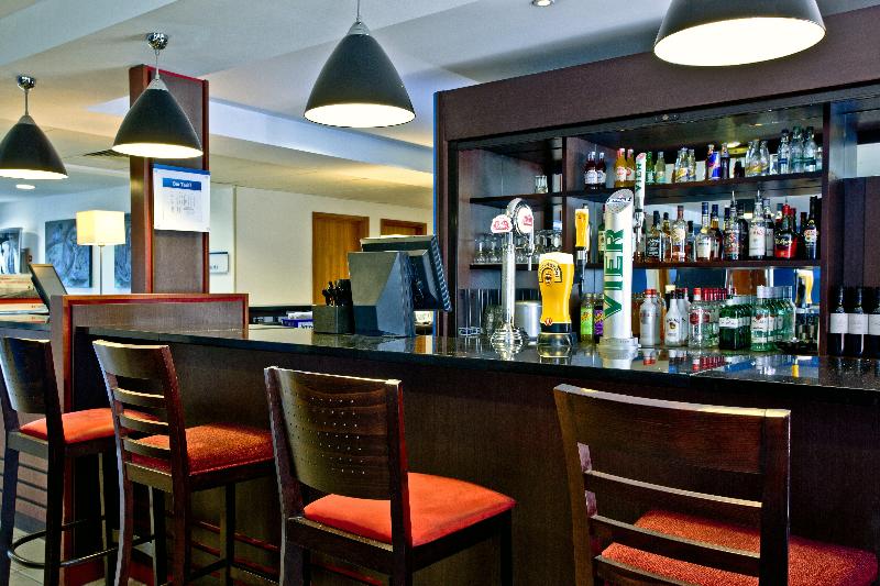 Holiday Inn Express Shrewsbury - Bar