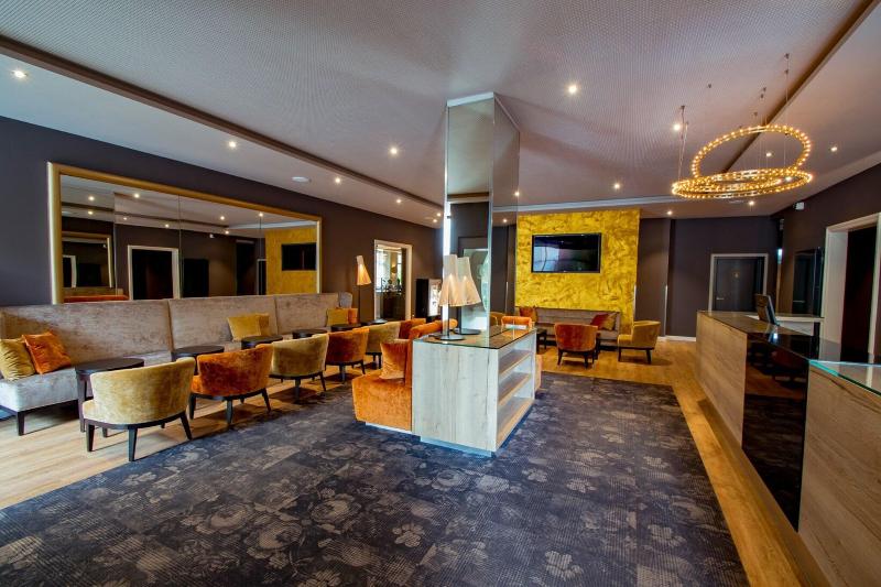 Caravelle Hotel Im Park - Lobi