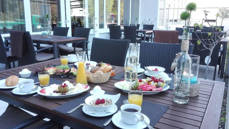 Caravelle Hotel Im Park - Teras