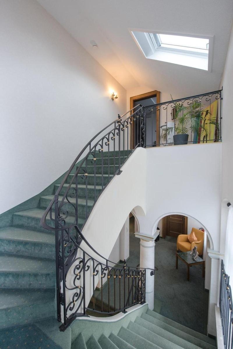 Hotel Am Schloss - Lobi
