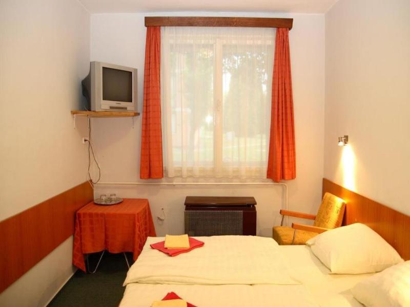 Hotel Touring - Oda