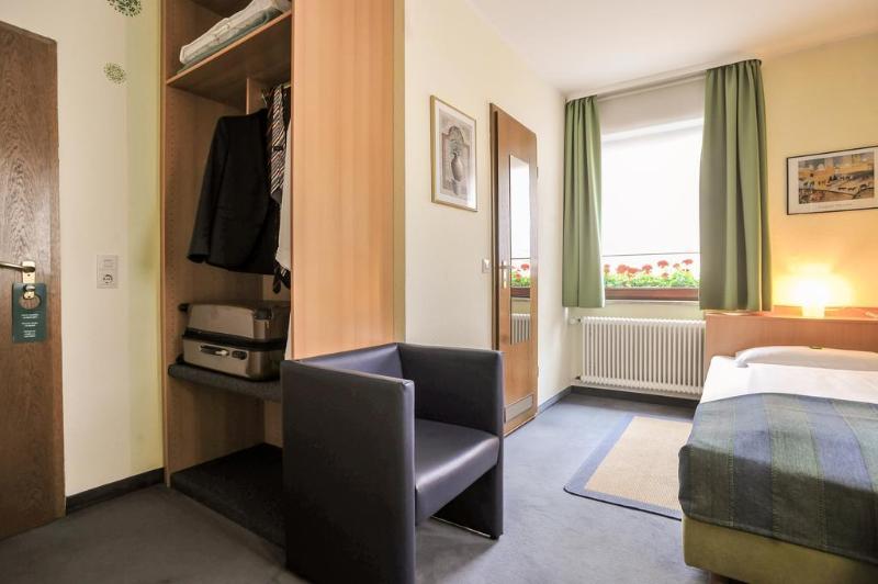 City Hotel Fellbach - Genel