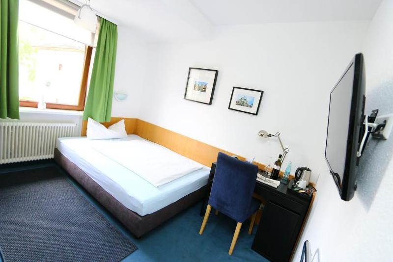 City Hotel Fellbach - Genel