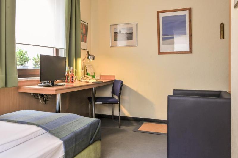 City Hotel Fellbach - Genel