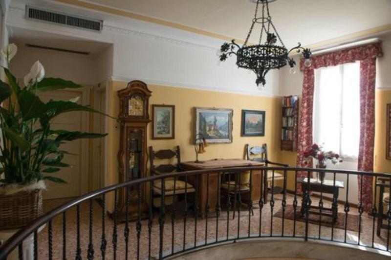 Hotel Olivedo - Lobi