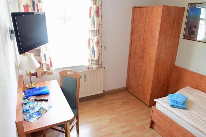 Gast  Und Logierhaus Goldene Henne - Oda